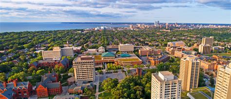 UWM .